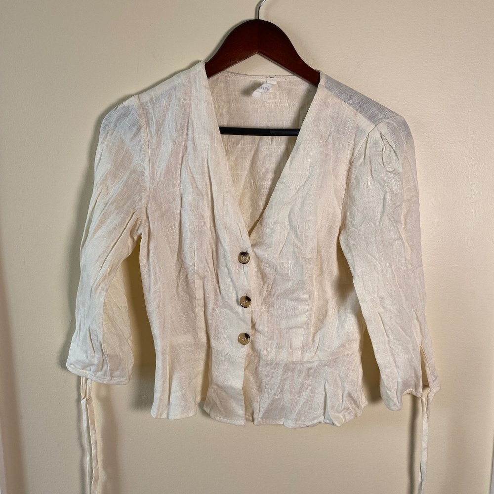 Standard. Womens 3/4 Sleeve Button Blouse Cream/White Breathable Size M